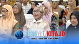 Ketua Forum UKM-IKM Konawe, Rita Harmasan Papua (tengah), didampingi sejumlah pengurus forum saat mengikuti sosialisasi HKI di Hotel Nugraha, Konawe, Selasa (19/5/2026)
