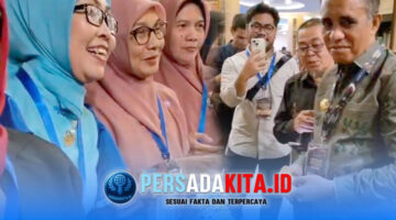 Gubernur Sulawesi Tengah, Dr. H. Anwar Hafid, M.Si (kanan), tengah menggigit potongan Krispi Bagea produksi UMKM Konawe dengan ekspresi antusias di Ballroom Hotel Claro Kendari, Jumat (29/5/2026). Di sampingnya, sejumlah pejabat daerah tampak penasaran menanti giliran mencicipi.