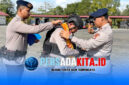Wakapolda Sultra Brigjen Pol. Dr. Gidion Arif Setyawan, S.I.K., S.H., M.Hum (kanan)  memimpin upacara penyambutan 1 SSK personel Brimob Polda Sultra di Mako Brimob Kendari, Jumat (15/5/2026).