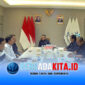 Wakil Menteri Komdigi Nezar Patria sedang memberikan paparan data saat menerima audiensi Stasiun TV Saburai Lampung di Kantor Kementerian Komdigi, Jakarta Pusat, Rabu (13/05/2026).