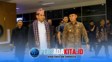 Suasana penyambutan Wakil Menteri Dalam Negeri RI Akhmad Wiyagus oleh Gubernur Sultra Andi Sumangerukka dan jajaran Forkopimda di Bandara Halu Oleo, Kendari, Kamis (28/5/2026)