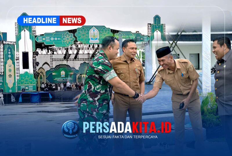 Bupati Konawe H. Yusran Akbar, S.T. (tengah), didampingi Ketua DPRD Konawe I Made Asmaya, S.Pd., M.M. (kanan), dan Dandim 1417/Kendari Kolonel Arm Danny A.P Girsang, S.Sos., M.Han (kiri), saat meninjau lokasi MTQ XXXI Sultra di eks STQ Unaaha, Senin (22/6/2026).