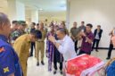 Kedatangan Wakil Menteri Dalam Negeri (Wamendagri) Republik Indonesia, Drs Akhmad Wiyagus, S.I.K., M.Si., M.M., disambut dengan penuh kehormatan oleh Bupati Konawe, H. Yusran Akbar, S.T., beserta jajaran Forum Koordinasi Pimpinan Daerah (Forkopimda) Konawe.