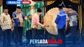 Suasana puncak kemeriahan di ex-STQ Unaaha, Konawe. Gubernur Sulawesi Tenggara, Andi Sumangerukka bersama Bupati Konawe H Yusran Akbar ST, terlihat khusyuk memukul beduk sebagai tanda resmi berakhirnya MTQ ke-XXXI, Minggu (28/6/2026). 