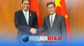 Menteri Keuangan Republik Indonesia, Purbaya Yudhi Sadewa (kiri), melakukan pertemuan bilateral dengan Menteri Keuangan Republik Rakyat Tiongkok, Lan Fo'an (kanan), di Kantor Kementerian Keuangan Tiongkok, Beijing, Rabu (17/06/2026).
