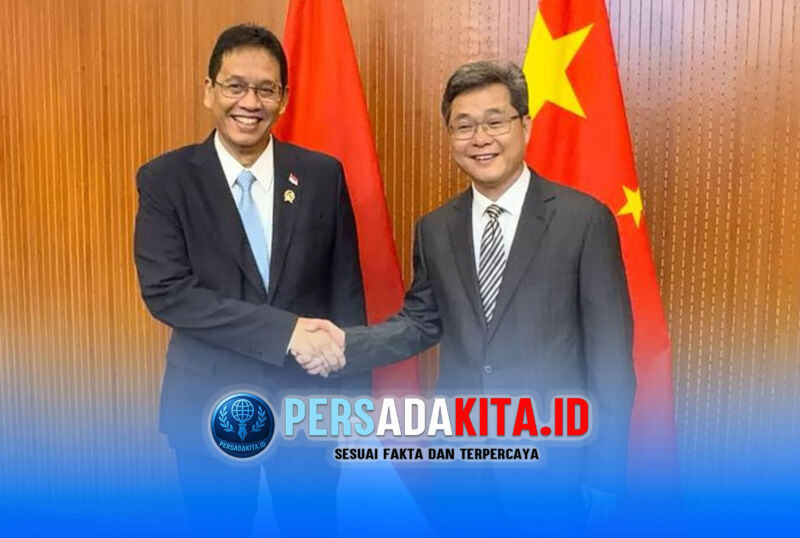 Menteri Keuangan Republik Indonesia, Purbaya Yudhi Sadewa (kiri), melakukan pertemuan bilateral dengan Menteri Keuangan Republik Rakyat Tiongkok, Lan Fo'an (kanan), di Kantor Kementerian Keuangan Tiongkok, Beijing, Rabu (17/06/2026).
