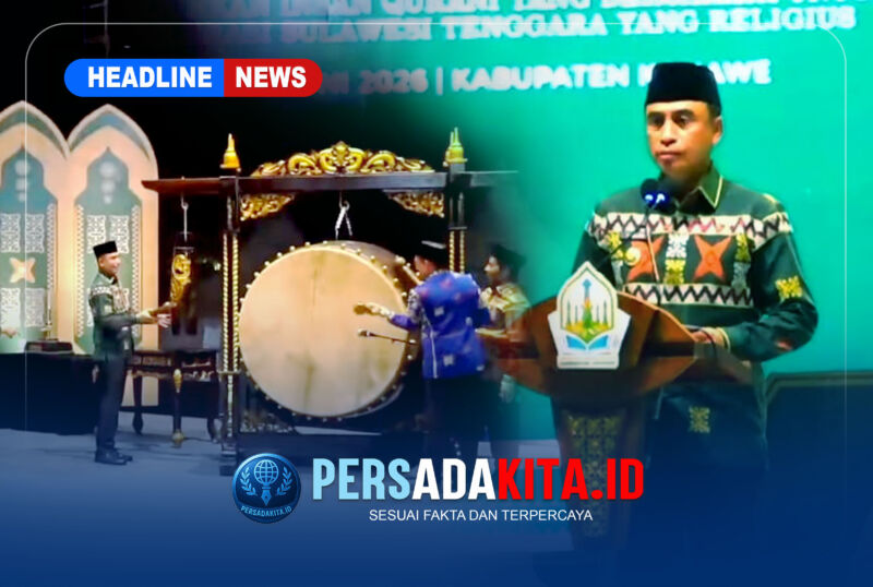 Penjabat Sekretaris Daerah Provinsi Sulawesi Tenggara, Drs. Muhammad Fadlan, M.Si., bersama Bupati Konawe H Yusran Akbar ST saat memukul bedug sebagai tanda resmi dibukanya MTQ ke-31 Sultra di Kabupaten Konawe.