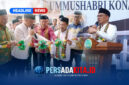 Bupati Konawe, H. Yusran Akbar, S.T., bersama jajaran pengurus Yayasan Ummusshabri Kendari melakukan pemotongan pita peresmian Gedung Madrasah Pesantren UMUSABRI Cabang Unaaha, Sabtu (27/6/2026). Peresmian dirangkaikan dengan pengajian Tahun Baru Islam 1448 Hijriah.