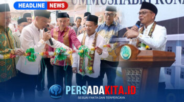 Bupati Konawe, H. Yusran Akbar, S.T., bersama jajaran pengurus Yayasan Ummusshabri Kendari melakukan pemotongan pita peresmian Gedung Madrasah Pesantren UMUSABRI Cabang Unaaha, Sabtu (27/6/2026). Peresmian dirangkaikan dengan pengajian Tahun Baru Islam 1448 Hijriah.