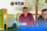  Dr. Abdul Hakim, S.E., M.S. (Kanan) dan Dr. La Ode Hamida, S.E., M.M. (Kiri) saat memberikan keterangan pers terkait target akreditasi Unggul dan program magang Taiwan dari STIE 66 Kendari.