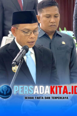 “Jabatan Bukan Warisan” – Bupati Konawe Yusran Akbar Lantik 16 Pejabat, Evaluasi Kinerja Jadi Kunci