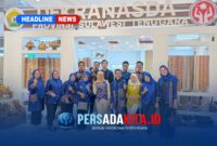 Suasana stan Dekranasda Sulawesi Tenggara yang menampilkan beragam produk unggulan dari 17 kabupaten/kota, termasuk tenun motif