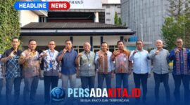 Bupati Konawe H. Yusran Akbar, S.T. (keenam dari kiri) bersama jajaran manajemen PT Charoen Pokphand Indonesia usai pertemuan di Kantor Feedmill Makassar