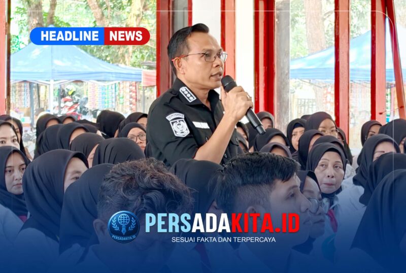 Bupati Konawe H. Yusran Akbar, S.T., saat menyampaikan materi pembinaan peran strategis P3K kepada 580 peserta orientasi yang memenuhi ruangan Gedung Wekoila, Unaaha, Selasa (11/8/2026). 