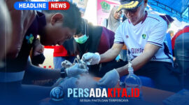 Kepala Dinas Kesehatan Kabupaten Konawe, Yones SE, MM, di kegiatan sunatan massal dan cek kesehatan gratis di area perkemahan Kecamatan Kapoiala, Sabtu (29/8/2026).