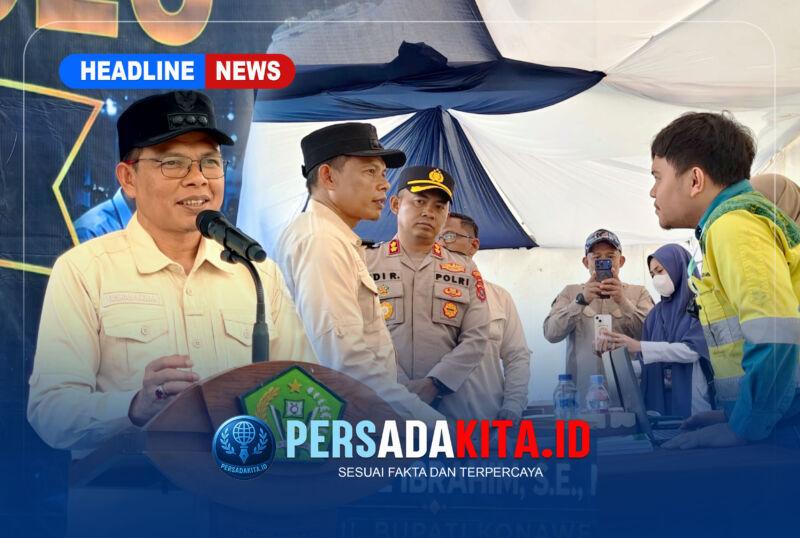 Bupati Konawe H. Yusran Akbar, S.T. (berdiri di podium) secara resmi membuka Job Fair Konawe 2026 di eks Arena MTQ/STQ, Unaaha, didampingi jajaran Forkopimda, Rabu (12/8/2026).