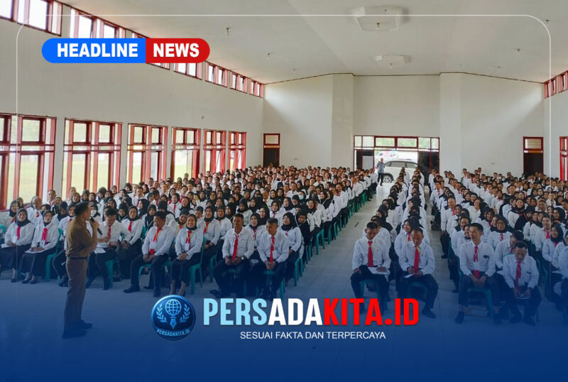 Bupati Konawe H. Yusran Akbar, ST paparkan visi Konawe Bersahaja di hadapan ratusan PPPK dalam kegiatan orientasi gelombang II di Gedung Wekoila, Unaaha, Senin (3/8/2026) kemarin
