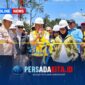 Suasana peresmian Jembatan Rota – Bupati Konawe H. Yusran Akbar, ST (tengah) didampingi istri, Hj. Hania, S.Pd., M.Pd., GR., dan Kapolres Konawe, AKBP Edy Raharjono, S.IK, serta Deputi Project Manager Sampala Project, Muhammad Irham, ST, saat prosesi pengguntingan pita peresmian Jembatan Rota di atas Sungai Lalindu, Kamis (20/8/2026).