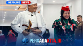 Bupati Konawe H. Yusran Akbar, S.T. mengenakan kostum Pangeran Diponegoro saat menyampaikan sambutan pada malam resepsi kenegaraan peringatan HUT ke-81 RI di rumah jabatan Bupati Konawe, Senin (17/8/2026) malam.