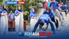 ASN dan P3K Dishub Konawe antusias mengikuti lomba bola gotong dan Lomba lari karung di pelataran kantor.