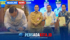 Bupati Konawe, H. Yusran Akbar, S.T. menandatangani dokumen kesepakatan bersama antar daerah di Aula Blandongan, Tangerang Selatan, Senin (21/9/2026).