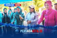 Ketua TP PKK Konawe, Hj Hania, didampingi istri Ketua DPRD Konawe, KKetua Bhayangkari Cabang Konawe, Isna Edi Raharjono, memotong pita tanda diresmikannya Rumah Dilan Bersahaja di Kelurahan Sendang Mulyasari, Kamis (17/9/2026).