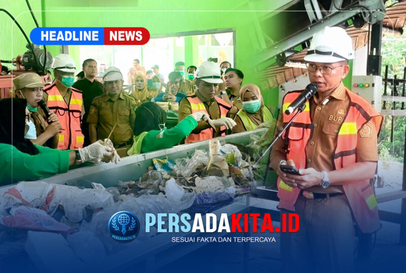 Bupati Konawe H. Yusran Akbar, ST., meninjau fasilitas TPST Mataiwoi didampingi Plt. Kepala DLH Konawe Syahrul, S.KM., M.M., dan Sekda Ferdinand Sapaan, Senin (19/10/2026).