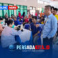 Kepala Dinas Kesehatan Kabupaten Konawe, Yones, bersama Kepala Bidang Kesehatan Masyarakat, Anwar Kide, memantau langsung jalannya Cek Kesehatan Gratis (CKG) dan skrining TB/HIV bagi ratusan warga binaan di Rutan Kelas II B Unaaha, Kamis (1/10/2026). 