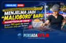 Mbak Ayu, pemilik Kedai Bakso Bakar, sedang mengolesi bumbu pada bakso yang akan dibakar di lapaknya di kawasan Inolobunggadue Central Park (ICP) Konawe, Sabtu (24/10/2026) malam. (Foto: Persada Kita)
