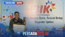 Abd Rahman Djohasim, S.SSTPi (Kabid Pengawasan dan Pengelolaan Sumberdaya Perikanan Dinas Perikanan Konawe) saat menerima Sertifikat BIK Award 2026.