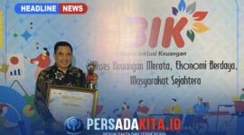 Abdul Rahman Djuhasin, S.SSTPi ( Kabid Pengembangan Sumberdaya, Kelembagaan dan Pengawasan Sumberdaya Perikanan, Dinas Perikanan Konawe) 
saat menerima Sertifikat BIK Award 2026.
