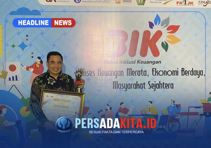 Abdul Rahman Djuhasin, S.SSTPi ( Kabid Pengembangan Sumberdaya, Kelembagaan dan Pengawasan Sumberdaya Perikanan, Dinas Perikanan Konawe) 
saat menerima Sertifikat BIK Award 2026.