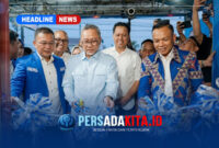 Ketua Umum DPP PAN Zulkifli Hasan didampingi Ketua DPW PAN Sultra, H Yusran Akbar ST (kanan) dan Ketua panitia penyeleggara, H Syamsul Ibrahim SE MSi (kiri) menggunting pita tanda diresmikannya Sekretariat DPW PAN Sultra di Kendari, Selasa (6/10/2026).