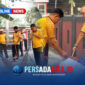 Kapolres Konawe AKBP Edi Raharjono beserta jajaran bergotong royong melaksanakan aksi Green Policing, menyapu halaman  Gereja Jemaat Sion Unaaha dalam kegiatan Jumat Bersih, Jumat (23/10/2026). (Foto: Humas Polres Konawe)