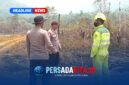 Kapolsek Routa Iptu Fahri L., S.H., bersama personel dan warga bergerak cepat memadamkan api di Desa Parudongka.