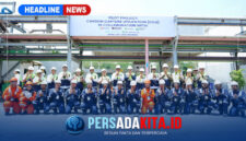 Menteri Perindustrian Muhammad Sarmuji saat meninjau fasilitas produksi PT Xinyi Glass Indonesia di Kawasan Industri JIIPE KEK Gresik, Jawa Timur. (Foto: Kemenperin)