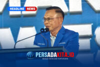 Ketua DPW PAN Sulawesi Tenggara, Haji Yusran Akbar, S.T., menyampaikan sambutan penuh semangat di hadapan ribuan kader dan tamu undangan pada acara Pelantikan Pengurus DPW dan DPD PAN Se-Sulawesi Tenggara Periode 2024–2029.