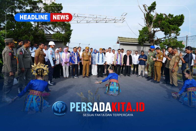 Menteri Koordinator (Menko) Bidang Pangan, Zulkifli Hasan bersama rombongan tiba di Bandara Haluoleo Kendari pada Selasa sore sekitar pukul 16.40 WITA