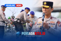 Wakapolda Sultra Brigjen Pol. Budi Hermawan memimpin langsung aksi bersih-bersih di kawasan Masjid Al Alam Kendari, Jumat (23/10/2026)