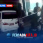 Tangkapan layar video viral yang memperlihatkan keluhan warga Tongauna soal rujukan pasien yang akan melahirkan menggunakan mobil pikap. (Foto: Tangkapan Layar Facebook Askun Korex)