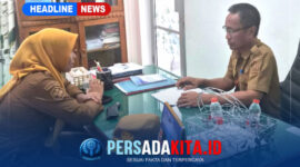 Kepala Dinas Kesehatan Kabupaten Konawe, Yones, SE MM (kanan), saat melakukan sidak dan berdialog langsung dengan Kepala Puskesmas Tongauna, Santi, SKM, M.Kes, terkait insiden rujukan pasien menggunakan mobil pikap, Selasa (20/10/2026).