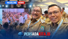 Suasana pembukaan Rakornas TPAKD Tahun 2026 di JIEXPO Convention Centre, Jakarta, yang dihadiri langsung oleh Presiden Prabowo Subianto dan para kepala daerah. Inset Bupati Konawe H. Yusran Akbar, ST (kanan) berfoto bersama dengan sesama kepala daerah di sela-sela agenda Rakornas (Foto: Dok. Istimewa)