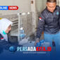 Petugas medis Rutan Unaaha tengah menyerahkan sampel urine kepada pegawai dan WBP sebelum dilakukan pemeriksaan. Kegiatan ini menjadi bentuk deteksi dini terhadap potensi penyalahgunaan narkoba. (Dok. Rutan Unaaha)