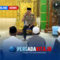 Wakapolres Konawe Kompol Hasruddin, S.E., M.E. menyampaikan arahan dan edukasi bahaya narkoba di hadapan jamaah Masjid Babusallam Unaaha, Sabtu subuh (17/10/2026).